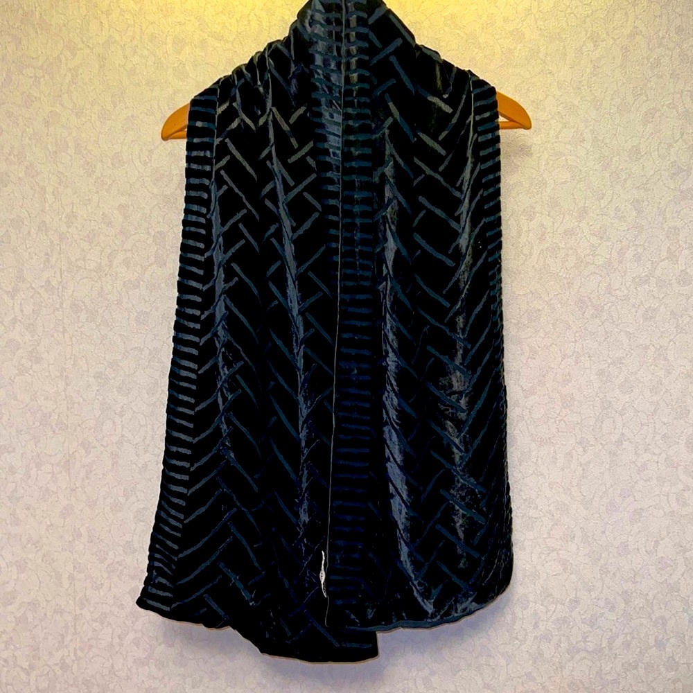 GIORGIO ARMANI EXTRA LONG SILK SCARF IN BLACK/DARK GREEN